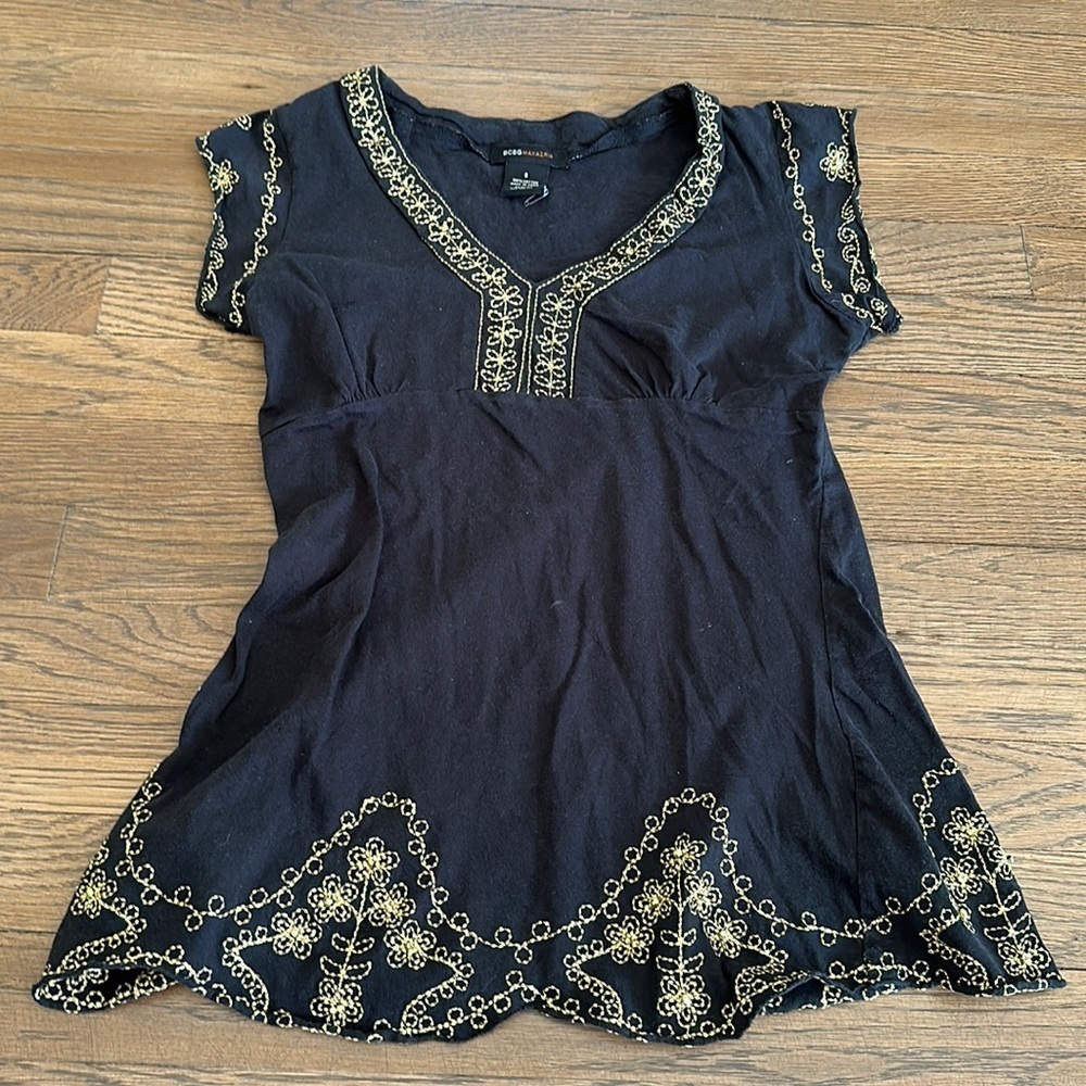 BCBGMaxAzria Women’s Embroidered Top - Size Small